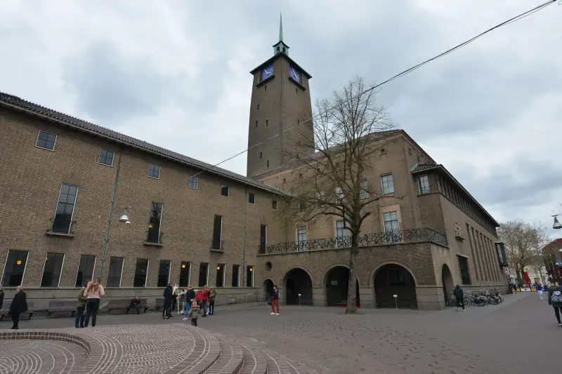 Het stadhuis van Enschede met de toren